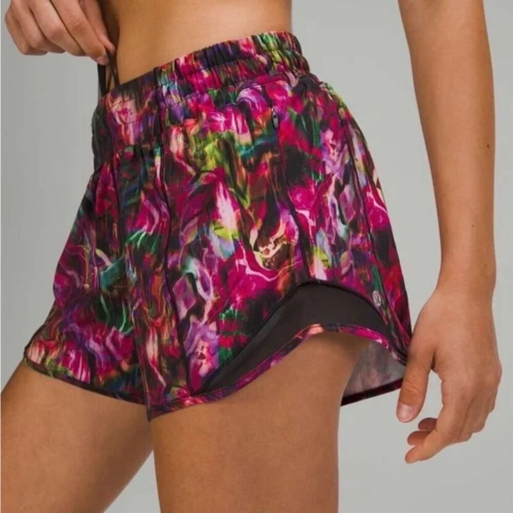 Rare Lululemon Hotty Hot Low Rise Short 4" in Hyper Flow Pink Multi/Black